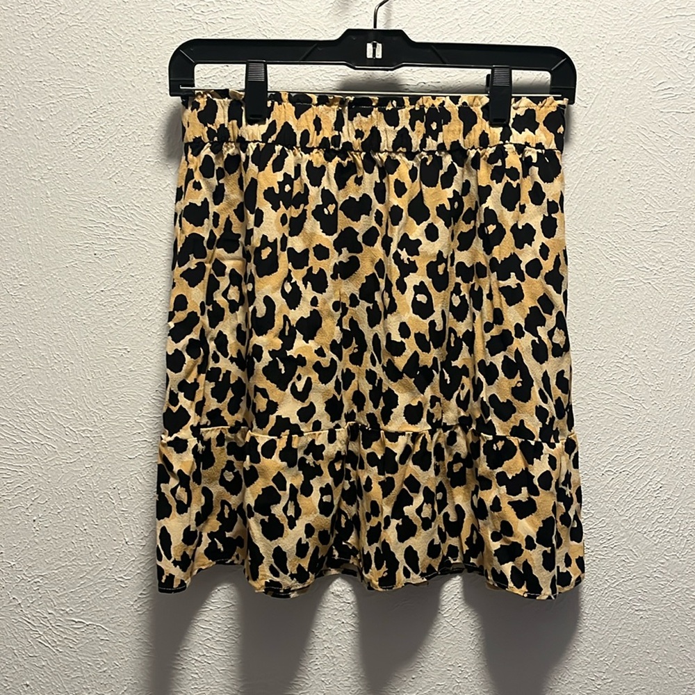 🛍️3/$10 LOFT leopard print skirt